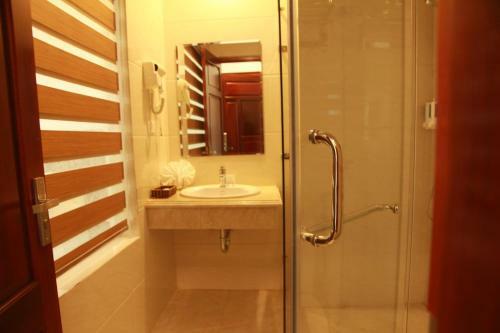 Kh�ch S?n H?i Qu�n - The Marine Hotel