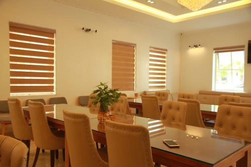 Kh�ch S?n H?i Qu�n - The Marine Hotel