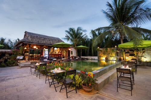 Crony Villa