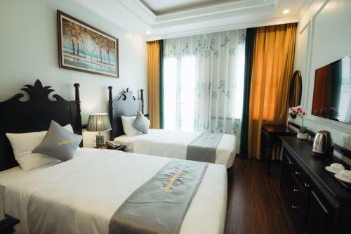 Dragon Hotel