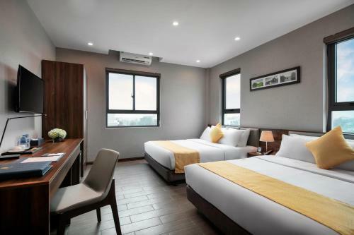 Golden Season Hotel