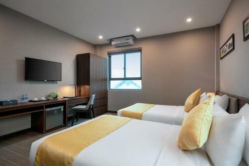 Golden Season Hotel