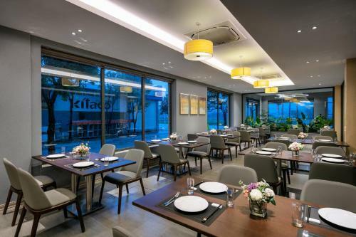 Golden Season Hotel