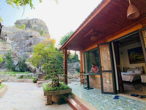 Trang An Mountainside Homestay