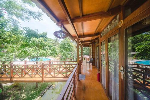 Hostal Phu Quoc Sen Lodge Bungalow Village