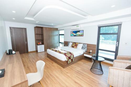Queen Hotel Ho�ng Gia