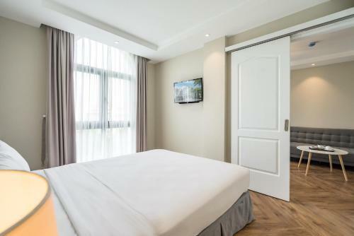 Parklane Hotel Saigon South