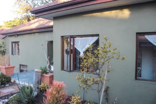 Hostal Demepran Grove B & B