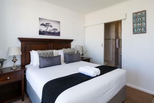 Island Club Apartments