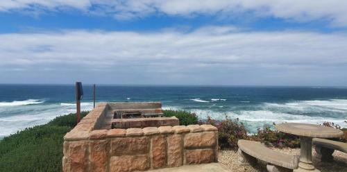 Luxurious 4 Bedrooms Villa In Brenton On The Rocks