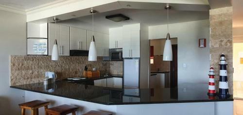 Luxurious 4 Bedrooms Villa In Brenton On The Rocks