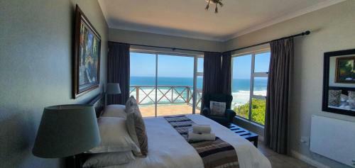 Luxurious 4 Bedrooms Villa In Brenton On The Rocks