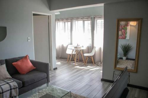 Modern Penthouse Apartment. City Center. 11.1