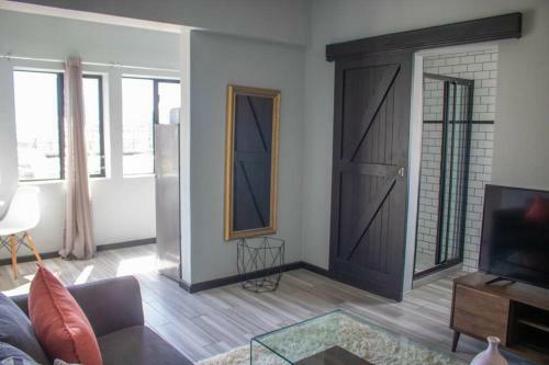 Modern Penthouse Apartment. City Center. 11.1