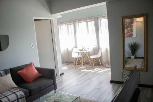 Modern Penthouse Apartment. City Center. 11.1