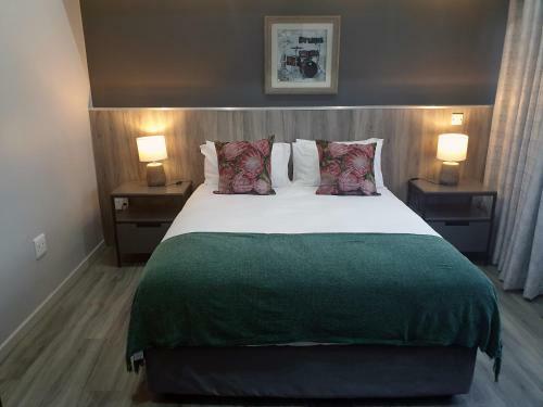 La Orchard Hotel