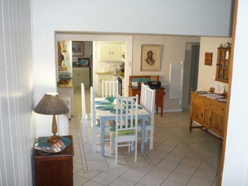 Hostal A1 Bay View