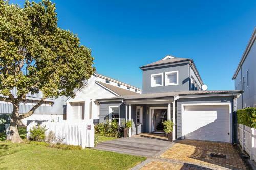 Cosy Beach Bungalow