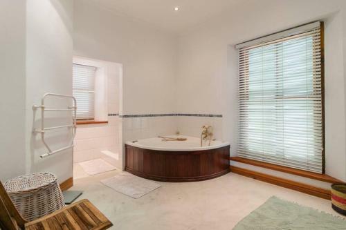Villa Knysna Tuscan Hideaway- Ef1