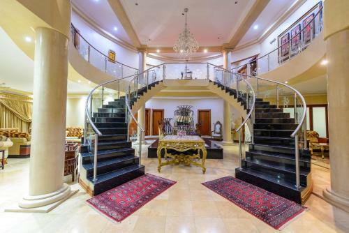 Equestrian Royal Hotel Boutique & Spa
