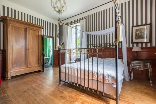 Montjoi Chateau Sleeps 26 Pool Wifi