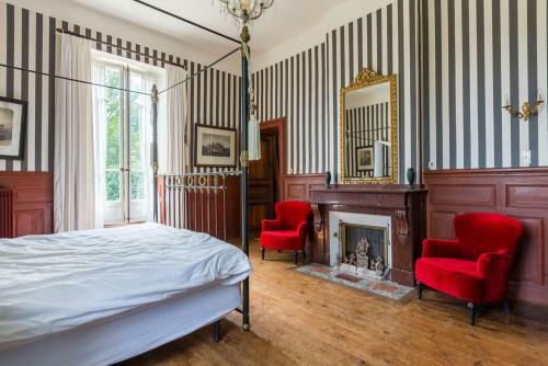 Montjoi Chateau Sleeps 26 Pool Wifi