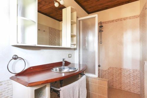 Castagnori Villa Sleeps 8 Wifi