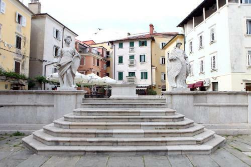 Premium Location Studio Apartment Mma1