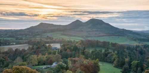 Bowhill Chateau Sleeps 10 Wifi