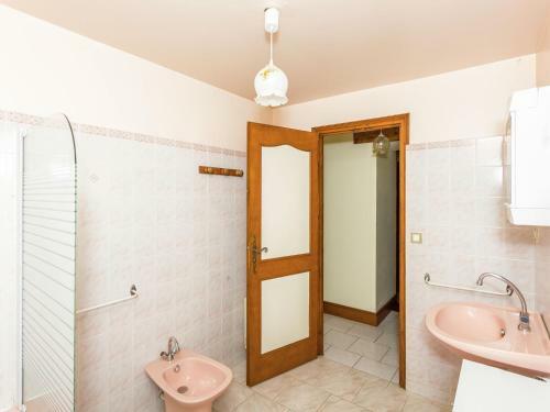 Charming Holiday Home In Prats-du-perigord With Pool