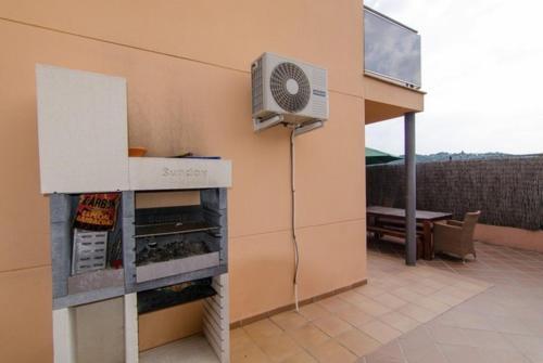 Blanes Villa Sleeps 8 Pool Air Con Wifi