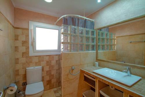 Les Cabanyes Villa Sleeps 6 Pool Wifi