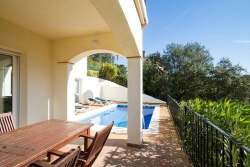 Les Cabanyes Villa Sleeps 10 Pool Wifi