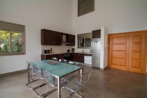 Les Cabanyes Villa Sleeps 8 Pool Air Con Wifi