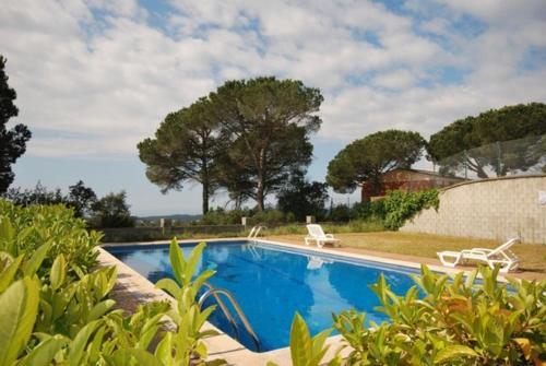 Caules Villa Sleeps 8 Pool Wifi