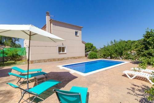 Caules Villa Sleeps 6 Pool