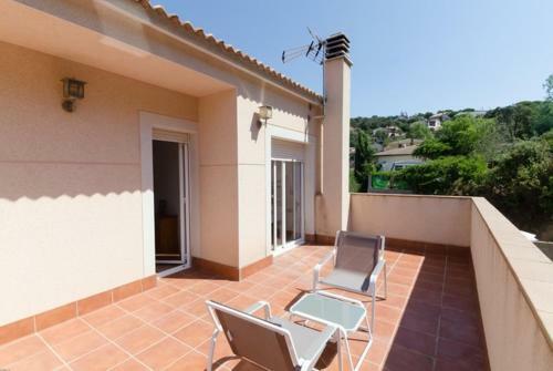 Caules Villa Sleeps 6 Pool