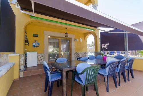 Caules Villa Sleeps 10 Pool Wifi