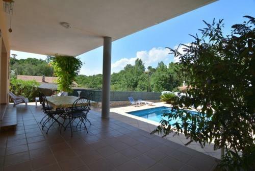 Caules Villa Sleeps 6 Pool