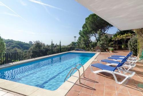 Lloret de Mar Villa Sleeps 6 Pool Wifi