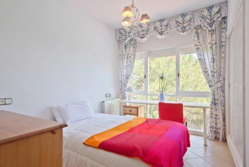 Lloret de Mar Villa Sleeps 6 Pool Wifi