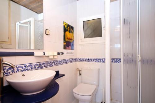 Lloret de Mar Villa Sleeps 6 Pool Wifi