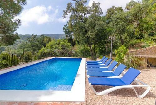 Lloret de Mar Villa Sleeps 8 Pool Wifi
