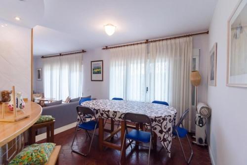 Lloret de Mar Villa Sleeps 8 Pool Wifi