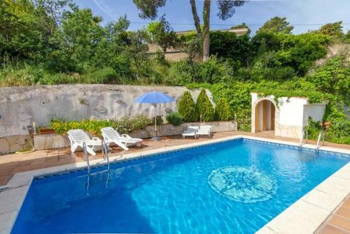 Lloret de Mar Villa Sleeps 6 Pool Wifi