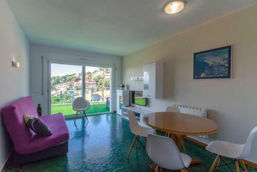Lloret de Mar Villa Sleeps 12 Pool Wifi