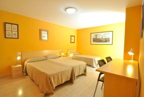 Lloret de Mar Villa Sleeps 11 Pool Wifi