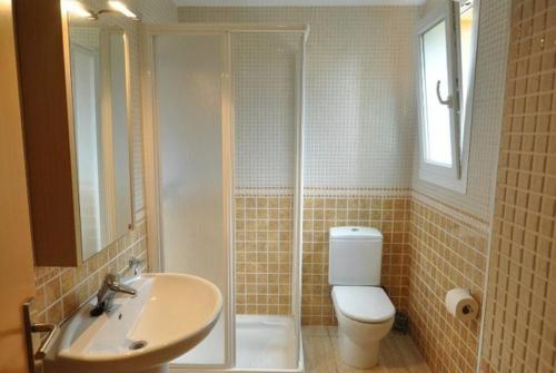 Lloret de Mar Villa Sleeps 11 Pool Wifi