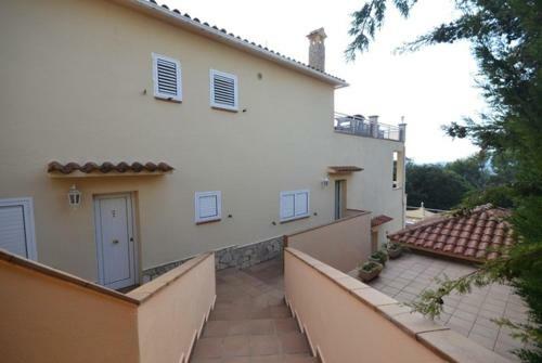 Lloret de Mar Villa Sleeps 8 Pool Wifi