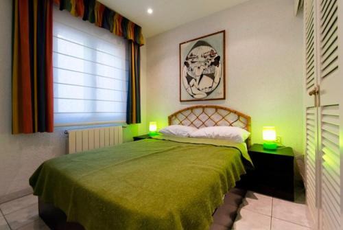 Lloret de Mar Villa Sleeps 8 Pool Wifi